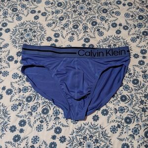 Calvin Klein Underwear Men's Briefs in Blue